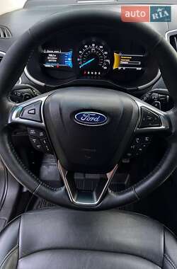 Внедорожник / Кроссовер Ford Edge 2018 в 