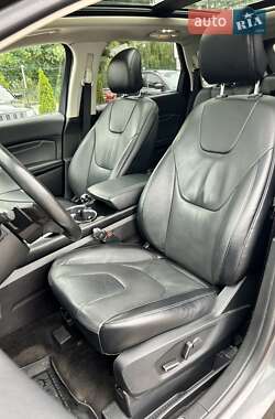 Внедорожник / Кроссовер Ford Edge 2017 в 