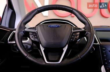 Внедорожник / Кроссовер Ford Edge 2016 в 
