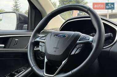 Внедорожник / Кроссовер Ford Edge 2015 в 