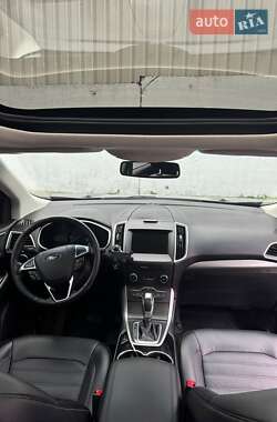 Позашляховик / Кросовер Ford Edge 2015 в 