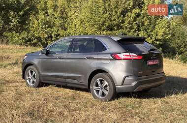 Позашляховик / Кросовер Ford Edge 2022 в 