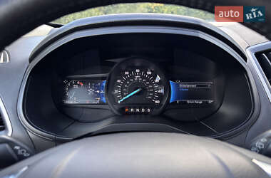 Позашляховик / Кросовер Ford Edge 2022 в 