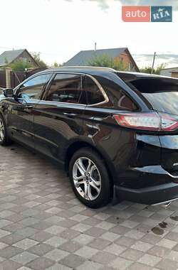 Внедорожник / Кроссовер Ford Edge 2017 в 
