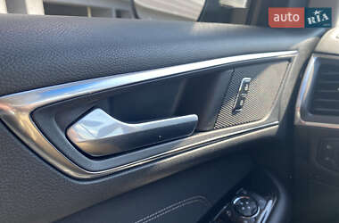 Внедорожник / Кроссовер Ford Edge 2017 в 