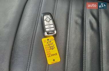 Внедорожник / Кроссовер Ford Edge 2018 в 