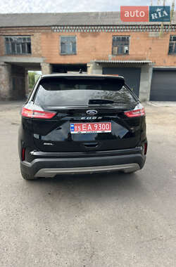 Позашляховик / Кросовер Ford Edge 2021 в 