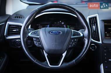 Внедорожник / Кроссовер Ford Edge 2015 в 
