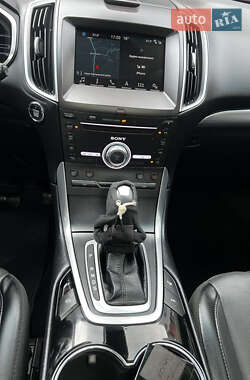Внедорожник / Кроссовер Ford Edge 2016 в 