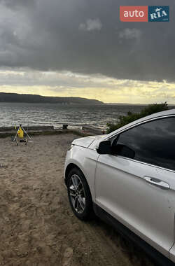 Внедорожник / Кроссовер Ford Edge 2016 в 