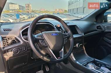 Внедорожник / Кроссовер Ford Edge 2018 в 