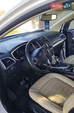Внедорожник / Кроссовер Ford Edge 2017 в 