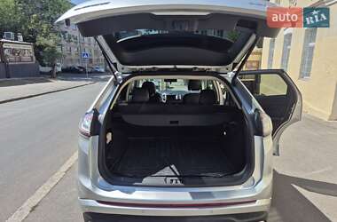 Внедорожник / Кроссовер Ford Edge 2015 в 