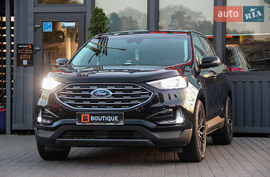Позашляховик / Кросовер Ford Edge 2019 в 