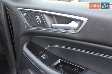 Позашляховик / Кросовер Ford Edge 2019 в 