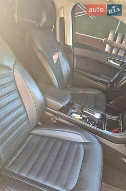 Внедорожник / Кроссовер Ford Edge 2019 в 