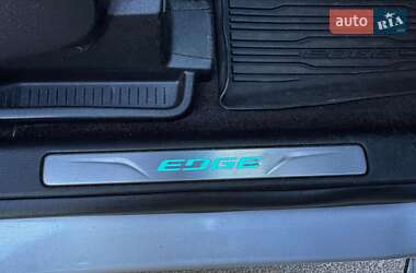 Внедорожник / Кроссовер Ford Edge 2018 в 