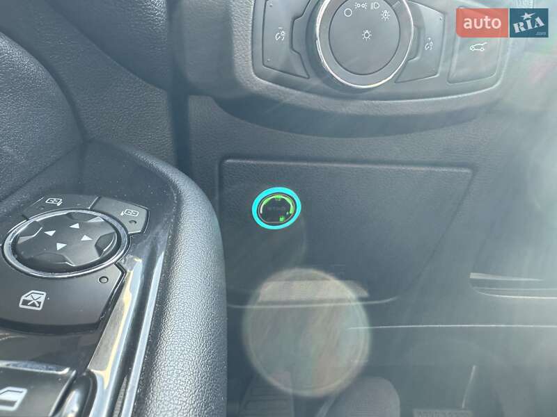 Позашляховик / Кросовер Ford Edge 2018 в Києві