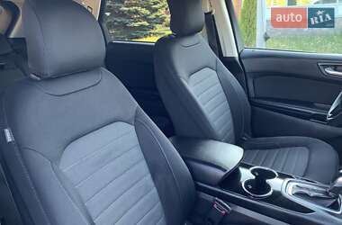 Внедорожник / Кроссовер Ford Edge 2018 в 