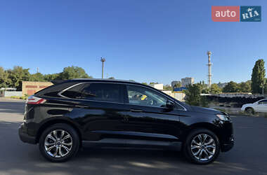 Внедорожник / Кроссовер Ford Edge 2019 в 