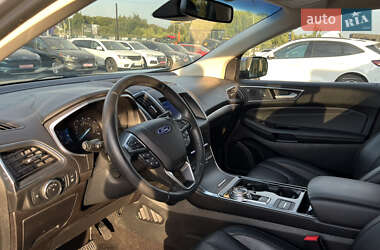 Позашляховик / Кросовер Ford Edge 2019 в 