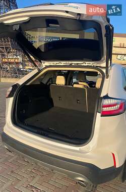 Внедорожник / Кроссовер Ford Edge 2018 в 