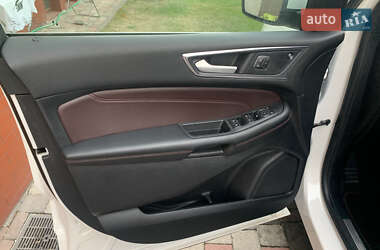 Позашляховик / Кросовер Ford Edge 2021 в 