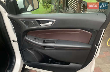 Позашляховик / Кросовер Ford Edge 2021 в 