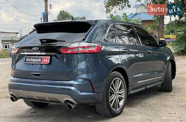 Позашляховик / Кросовер Ford Edge 2019 в 