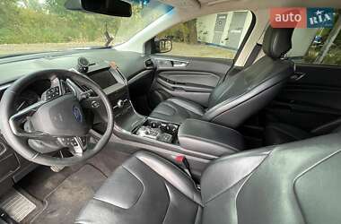 Позашляховик / Кросовер Ford Edge 2019 в 