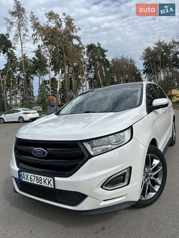 Позашляховик / Кросовер Ford Edge 2016 в 