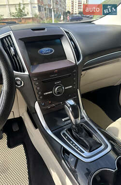 Позашляховик / Кросовер Ford Edge 2016 в 