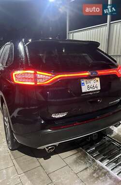 Внедорожник / Кроссовер Ford Edge 2016 в 
