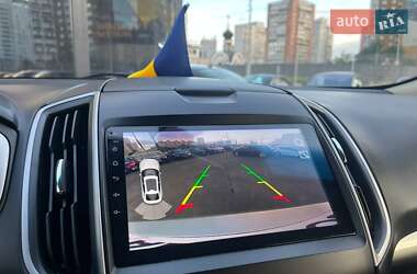 Внедорожник / Кроссовер Ford Edge 2018 в 