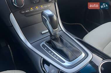 Внедорожник / Кроссовер Ford Edge 2018 в 
