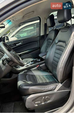 Позашляховик / Кросовер Ford Edge 2015 в 
