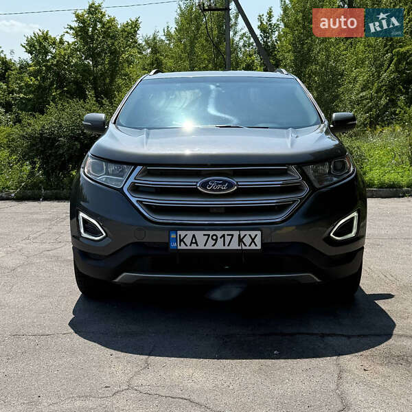 Позашляховик / Кросовер Ford Edge 2015 в 