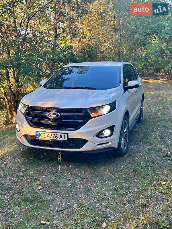 Внедорожник / Кроссовер Ford Edge 2017 в 