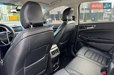 Позашляховик / Кросовер Ford Edge 2016 в 