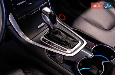 Внедорожник / Кроссовер Ford Edge 2016 в 