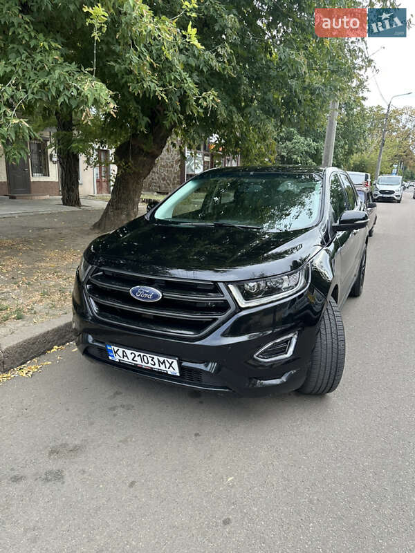 Внедорожник / Кроссовер Ford Edge 2016 в 