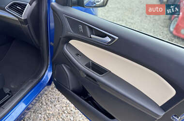 Позашляховик / Кросовер Ford Edge 2022 в 