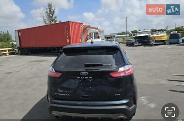 Позашляховик / Кросовер Ford Edge 2023 в 