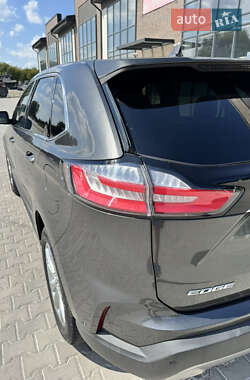 Позашляховик / Кросовер Ford Edge 2020 в 
