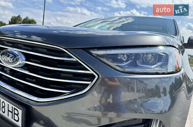 Позашляховик / Кросовер Ford Edge 2020 в 