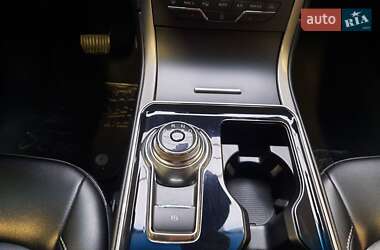 Позашляховик / Кросовер Ford Edge 2019 в 