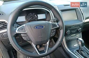 Позашляховик / Кросовер Ford Edge 2015 в 