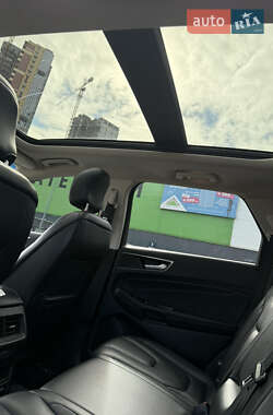 Внедорожник / Кроссовер Ford Edge 2017 в 