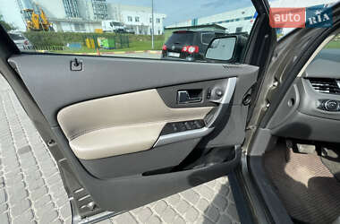 Позашляховик / Кросовер Ford Edge 2013 в 