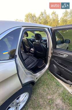 Внедорожник / Кроссовер Ford Edge 2017 в 